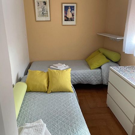 Familia Anfitriona Acoge Apartment Севиля Екстериор снимка