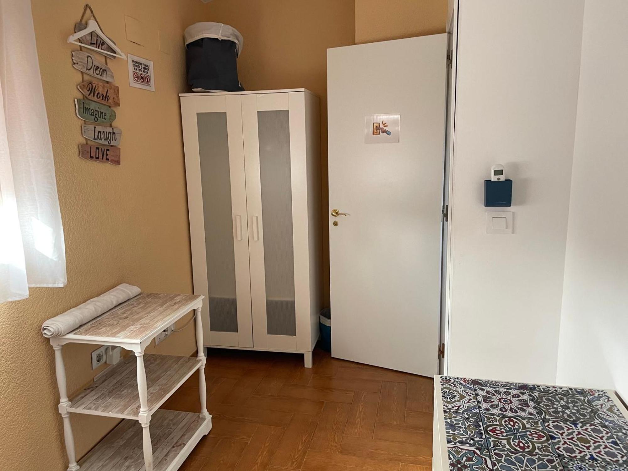 Familia Anfitriona Acoge Apartment Севиля Екстериор снимка