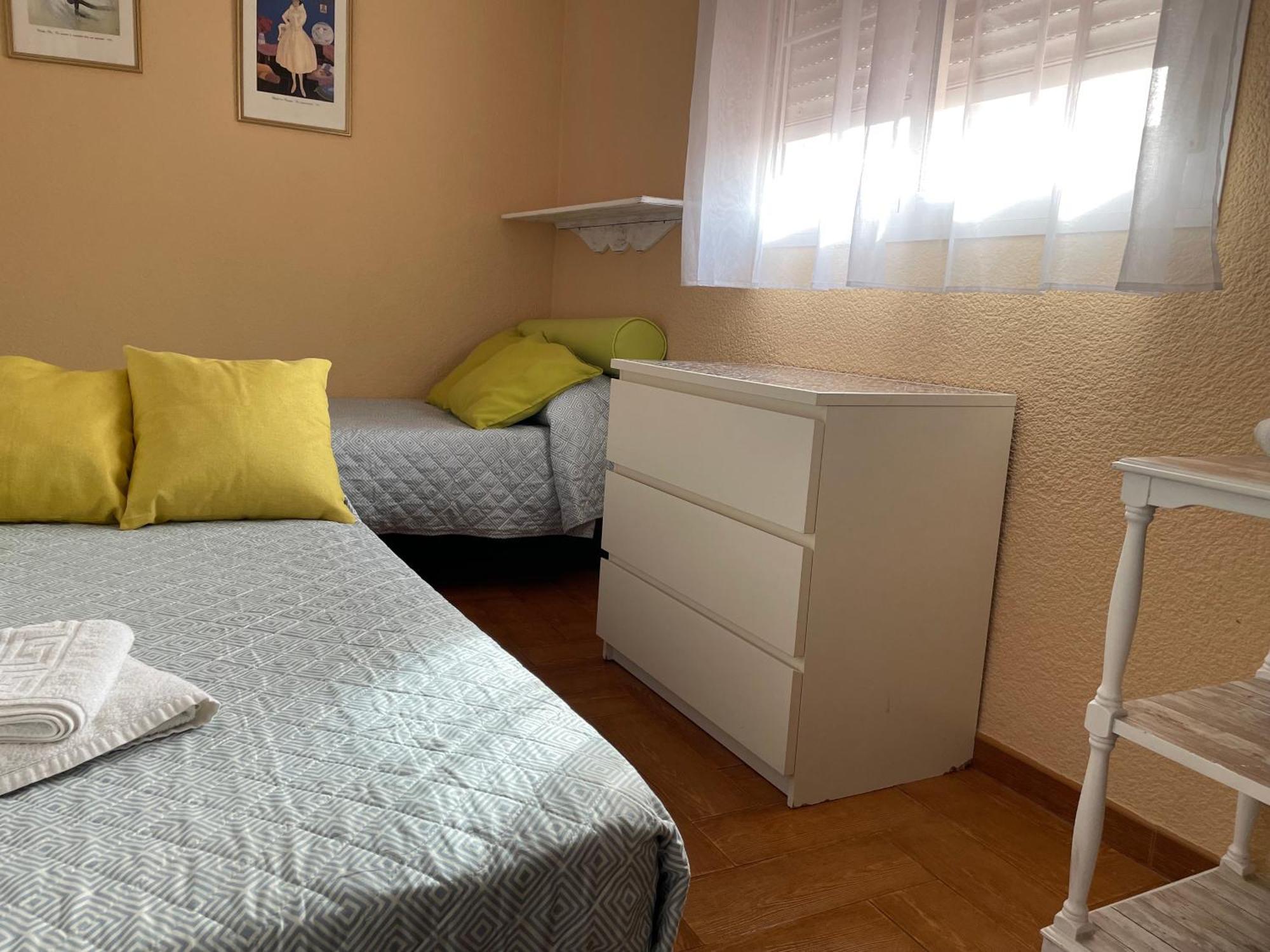 Familia Anfitriona Acoge Apartment Севиля Екстериор снимка