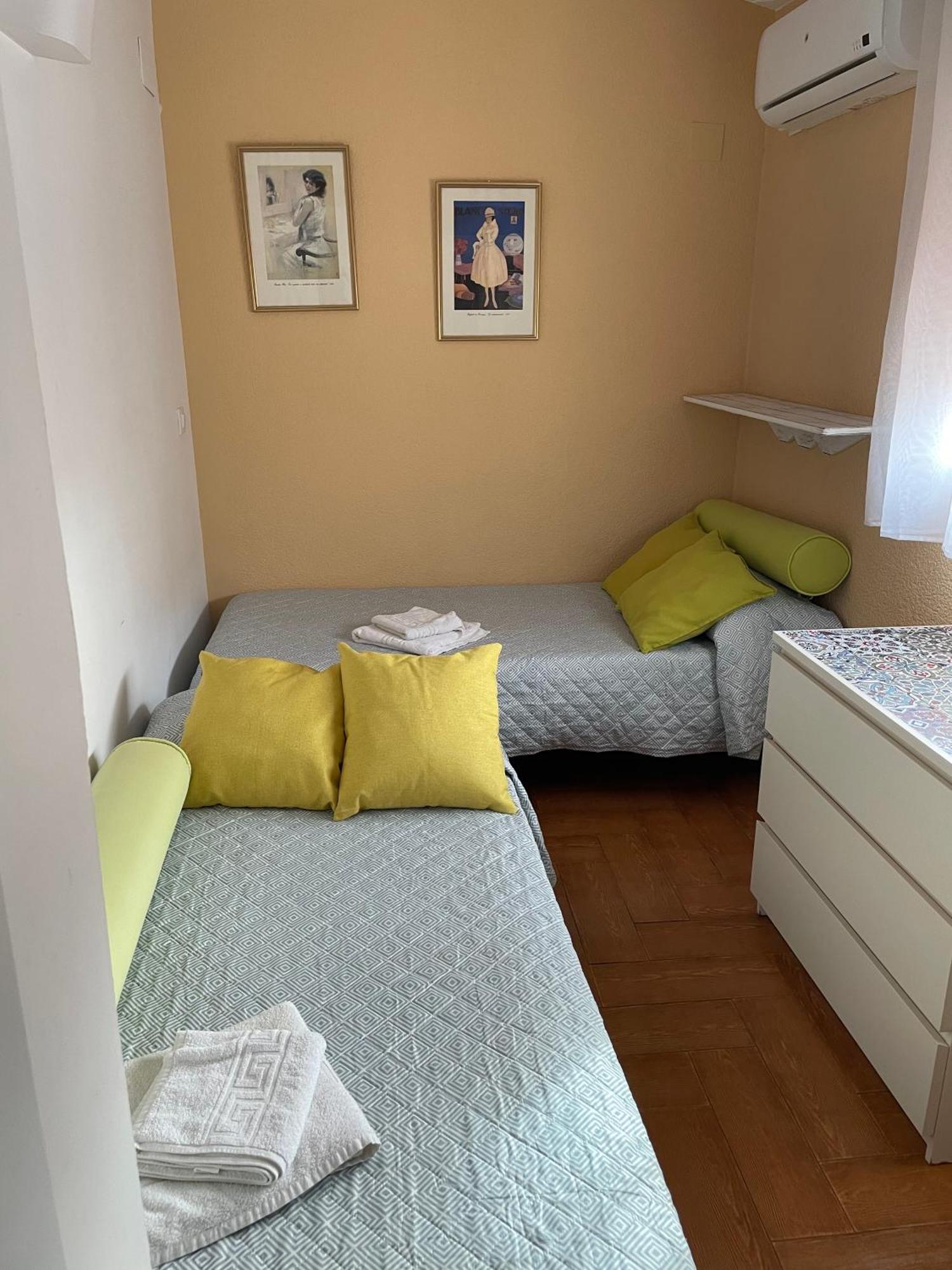 Familia Anfitriona Acoge Apartment Севиля Екстериор снимка